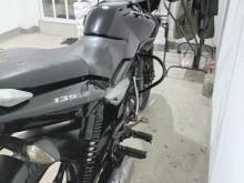 https://riyasewana.com/uploads/bajaj-pulsar-135-612541419986.jpg