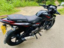 https://riyasewana.com/uploads/bajaj-pulsar-135-61901216906.jpg