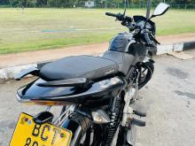 https://riyasewana.com/uploads/bajaj-pulsar-135ls-1011410919282.jpg