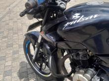 https://riyasewana.com/uploads/bajaj-pulsar-135ls-301906346095.jpg