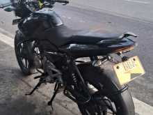 https://riyasewana.com/uploads/bajaj-pulsar-135ls-811570913844.jpg