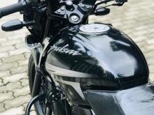 https://riyasewana.com/uploads/bajaj-pulsar-150-101441006505.jpg