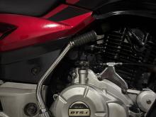 https://riyasewana.com/uploads/bajaj-pulsar-150-1120311419936.jpg