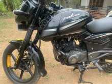 https://riyasewana.com/uploads/bajaj-pulsar-150-114315122383.jpg