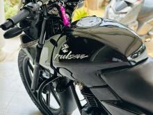Bajaj Pulsar 150 2011 Motorbike