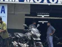 https://riyasewana.com/uploads/bajaj-pulsar-150-121210722913.jpg