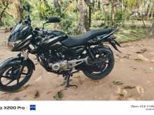 https://riyasewana.com/uploads/bajaj-pulsar-150-121310434043.jpg