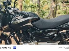 https://riyasewana.com/uploads/bajaj-pulsar-150-121312156196.jpg