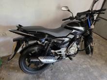 Bajaj Pulsar 150 2016 Motorbike