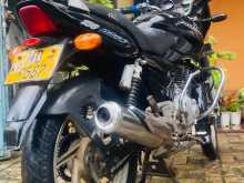 https://riyasewana.com/uploads/bajaj-pulsar-150-1820325913103.jpg