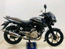 Bajaj Pulsar 150 2015 Motorbike