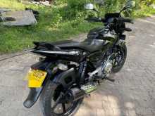 Bajaj PULSAR 150 2015 Motorbike
