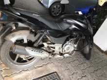 https://riyasewana.com/uploads/bajaj-pulsar-150-2017152813542.jpg