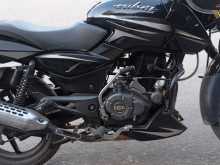 https://riyasewana.com/uploads/bajaj-pulsar-150-218020913684.jpg