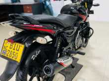 https://riyasewana.com/uploads/bajaj-pulsar-150-281548071383.jpg
