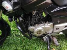 https://riyasewana.com/uploads/bajaj-pulsar-150-30142244612110.jpg