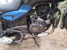 https://riyasewana.com/uploads/bajaj-pulsar-150-79423219036.jpg