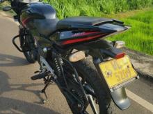 https://riyasewana.com/uploads/bajaj-pulsar-180-11134356685.jpg