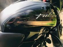 https://riyasewana.com/uploads/bajaj-pulsar-180-11141036224.jpg