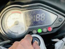 https://riyasewana.com/uploads/bajaj-pulsar-180-119543724131.jpg