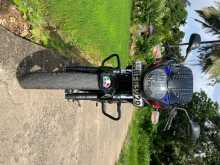 https://riyasewana.com/uploads/bajaj-pulsar-180-1421552113474.jpg