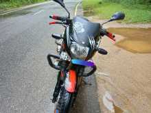 Bajaj Pulsar 180 2016 Motorbike