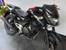 https://riyasewana.com/uploads/bajaj-pulsar-180-18250036046.jpg