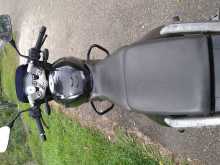 https://riyasewana.com/uploads/bajaj-pulsar-180-192352454402.jpg