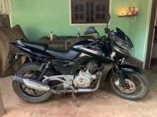 Bajaj Pulsar 180 2016 Motorbike