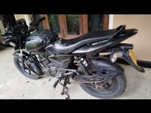 https://riyasewana.com/uploads/bajaj-pulsar-180-2217305519023.jpg