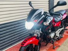 Bajaj Pulsar 180 2016 Motorbike