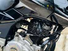 https://riyasewana.com/uploads/bajaj-pulsar-180-241324464492.jpg
