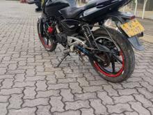 https://riyasewana.com/uploads/bajaj-pulsar-180-24185918476277.jpg