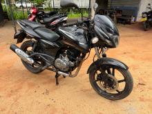 Bajaj Pulsar 180 2017 Motorbike
