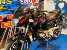 Bajaj PULSAR 180 2016 Motorbike