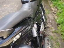 https://riyasewana.com/uploads/bajaj-pulsar-180-272326341375210.jpg