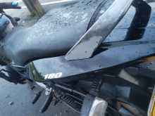 https://riyasewana.com/uploads/bajaj-pulsar-180-279100813864.jpg