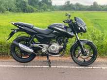 Bajaj Pulsar 180 2016 Motorbike