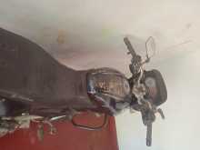 https://riyasewana.com/uploads/bajaj-pulsar-180-298111613814.jpg