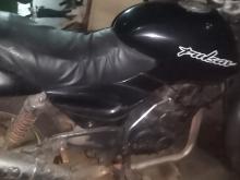 https://riyasewana.com/uploads/bajaj-pulsar-180-314381719824.jpg