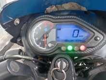 https://riyasewana.com/uploads/bajaj-pulsar-180-81902154013.jpg