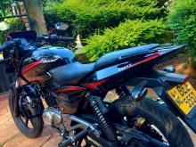 https://riyasewana.com/uploads/bajaj-pulsar-180-89534419052.jpg