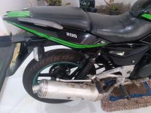 https://riyasewana.com/uploads/bajaj-pulsar-200-181746136695.jpg