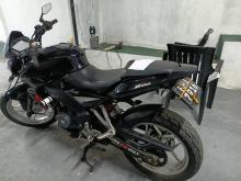 Bajaj Pulsar 200 2017 Motorbike