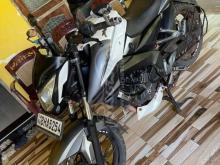 https://riyasewana.com/uploads/bajaj-pulsar-200-302243181331398.jpg
