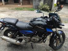 Bajaj Pulsar 220 2012 Motorbike