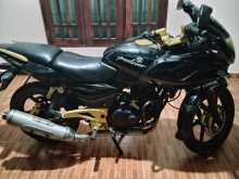 Bajaj Pulsar 220 2010 Motorbike