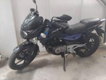 Bajaj Pulsar 220 2012 Motorbike