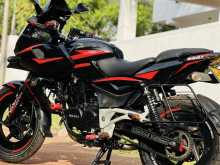 https://riyasewana.com/uploads/bajaj-pulsar-220f-816353222912.jpg