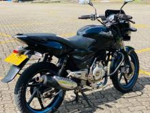 https://riyasewana.com/uploads/bajaj-pulsar-281256116336.jpg